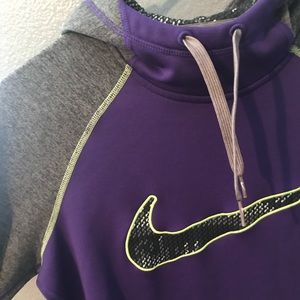 Nike Women’s Sweatshirt